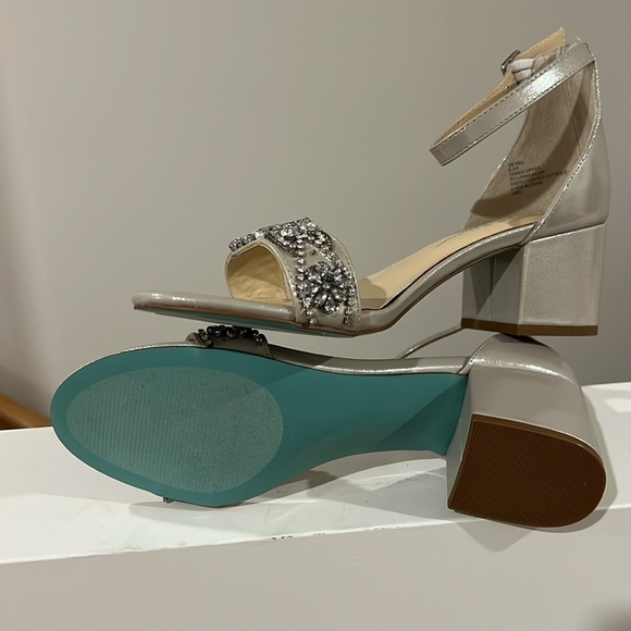 BETSEY JOHNSON ~ evening sandals ~ size 9.5 - Picture 12 of 16